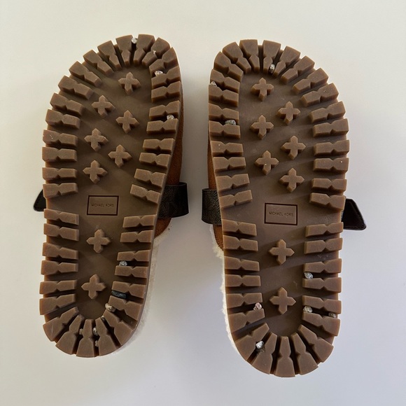 Michael kors clogs - Picture 3 of 3